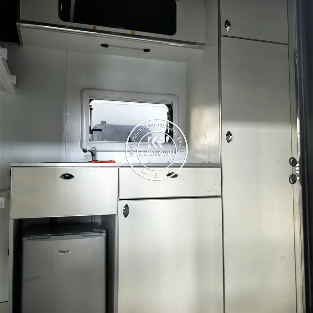 foldable durable modern horse trailer elegant lightweight appearance horse trailer for horse transport foldable durable modern horse trailer elegant lightweight appearance horse trailer for horse transport