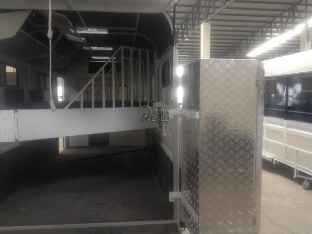 surprise price multifunctional horse camper trailer new design street food truck rear door surprise price multifunctional horse camper trailer new design street food truck rear door